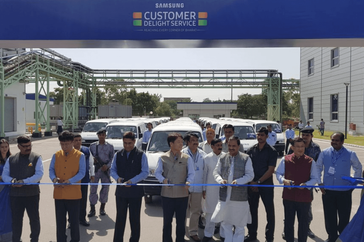 Samsung inaugurează, în India, cea mai mare fabrică de telefoane din lume