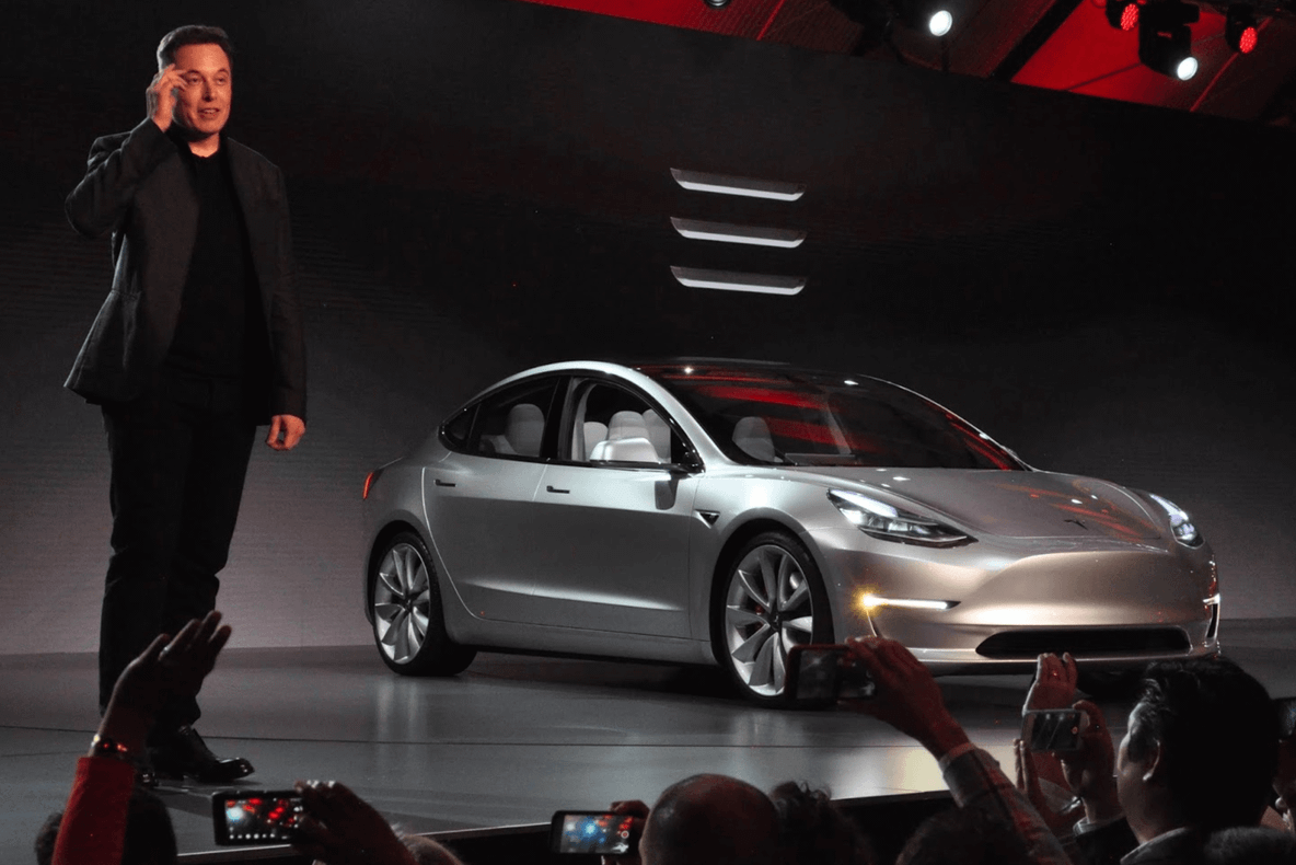 Record Tesla: 5.000 de mașini fabricate într-o săptămână