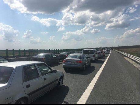 - REVISTA PRESEI - Singura şansă să trecem munţii cu o autostradă