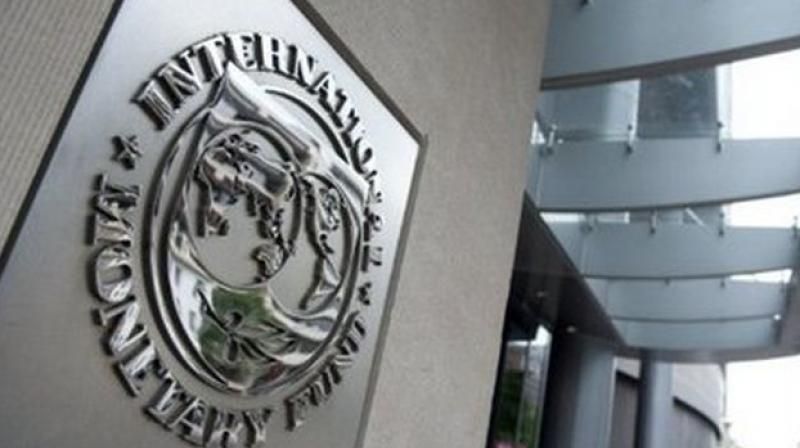 FMI recomandă României să menţină o politică monetară restrictivă