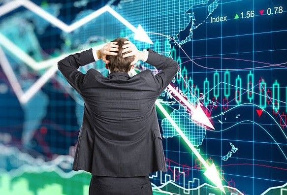 Criptomonedele se prăbușesc. BNR a avertizat că piața e volatilă