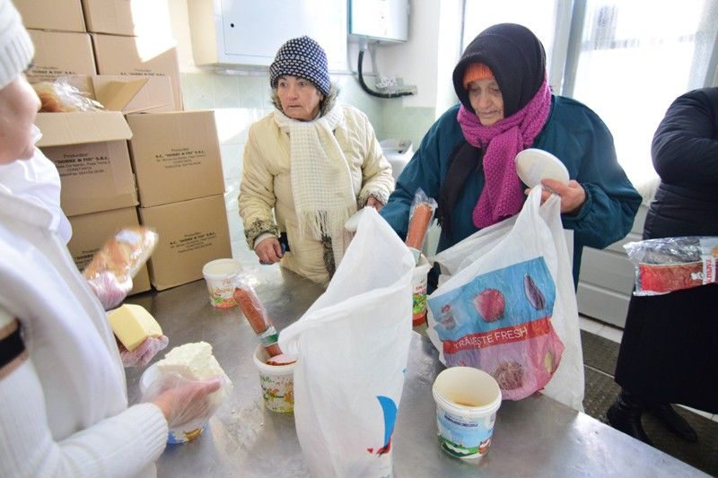 România se întoarce la cantina săracilor