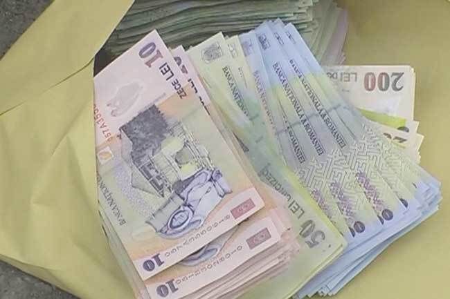 Creșterea cheltuielilor salariale și a dobânzilor au contribuit cel mai mult la dublarea deficitului bugetar