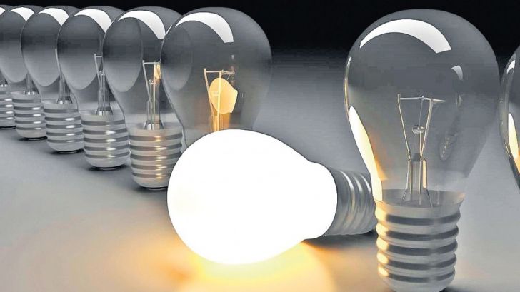 Facturile i-au speriat pe români. Consumul de energie electrică a scăzut semnificativ