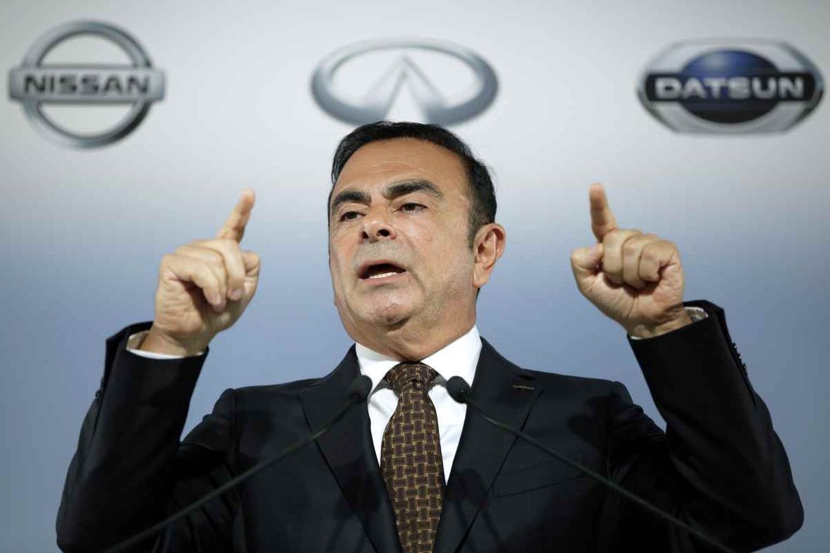 Cine îl înlocuieşte pe Carlos Ghosn la şefia Nissan