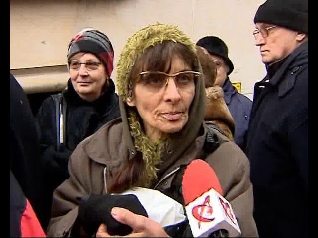 Investiţie de Centenar, românii au stat la coadă pentru bancnotele omagiale ale BNR