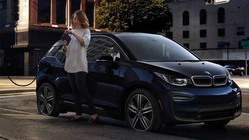 BMW, liderul pieței europene de mașini electrice și plug-in hibrid