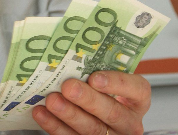 BNR a intervenit să salveze leul după ce o mare bancă a strigat "vindeți România"