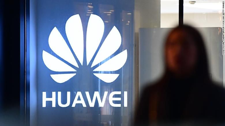 Ce se întâmplă cu telefoanele Huawei din Europa, după șocul din SUA