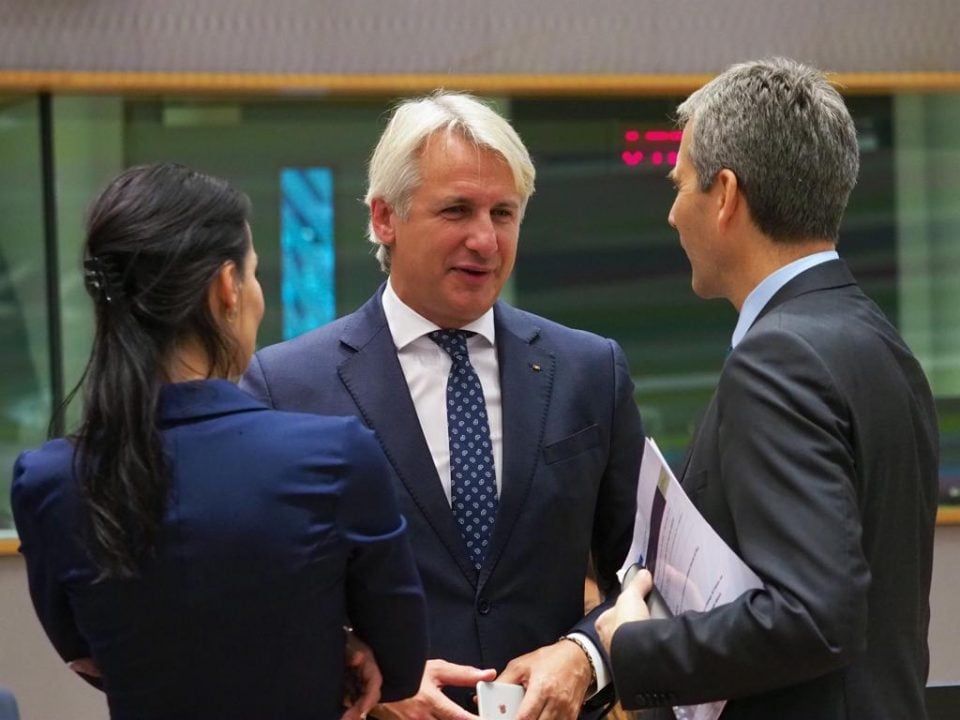 Teodorovici a discutat cu președintele BERD despre piața de capital din România