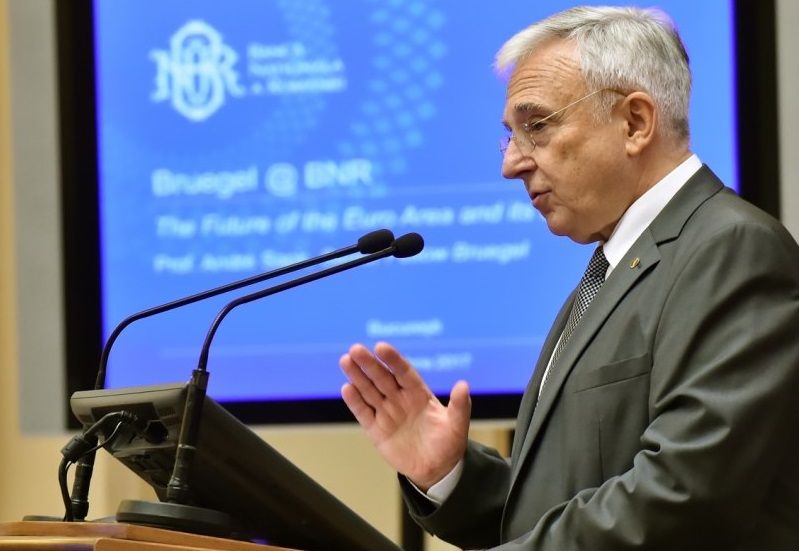 Ce scrie Bloomberg despre "cel mai longeviv guvernator din lume", Mugur Isărescu