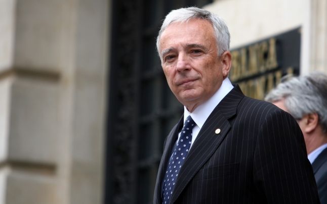 Isărescu a speriat băncile comerciale. După ce le-a transmis că au "sărit calul", ROBOR a scăzut