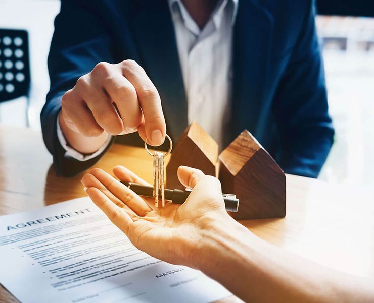 Se repetă criza imobiliară din 2009? Un cunoscut economist prognozează o scădere de 50% a prețurilor locuințelor