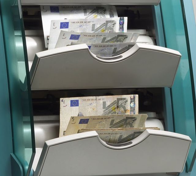 Salariu minim net de 4.600 lei pentru specialiștii firmelor care primesc ajutoare de stat