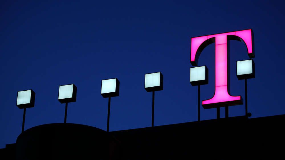 Cum va reacționa Guvernul în posibila vânzare a Telekom către Orange