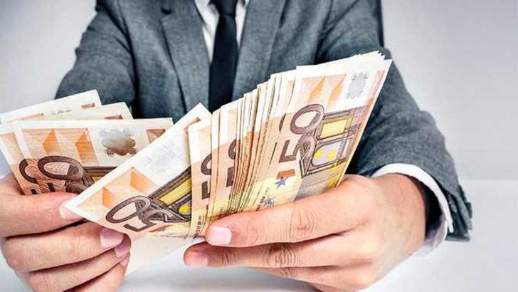 Leul, îngropat de criza politică! Euro, la cel mai mare nivel din istorie: 4,8026 lei