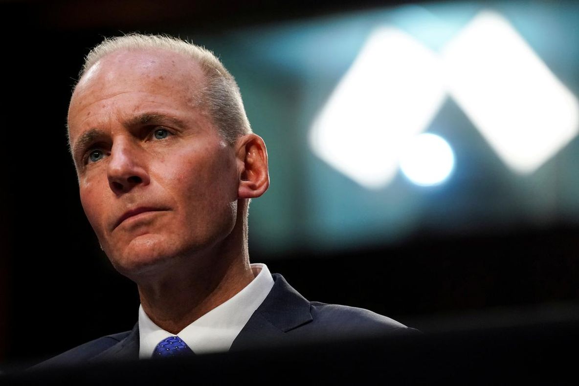 Șeful Boeing, concediat după tragediile provocate de avioanele 737 Max