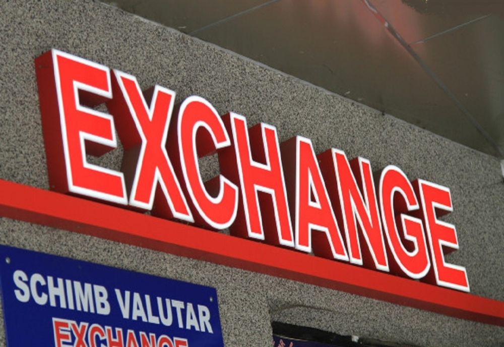 Euro, un nou record istoric. Dolarul american continuă să crească