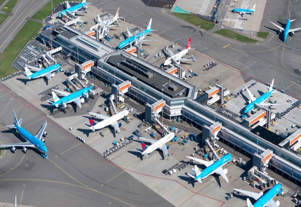 Companiile aeriene din SUA au renunţat la aproape 29.000 de angajaţi