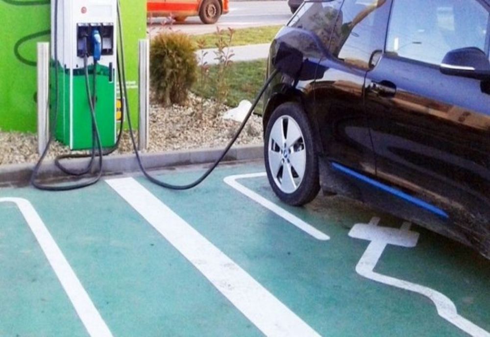 Reducerea stimulentelor de la stat a prăbușit piața de mașini electrice