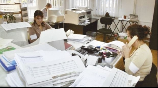 Duduie angajările la stat. Într-o lună, numărul posturilor ocupate în instituţii şi autorităţi publice a crescut cu aproape 1.000