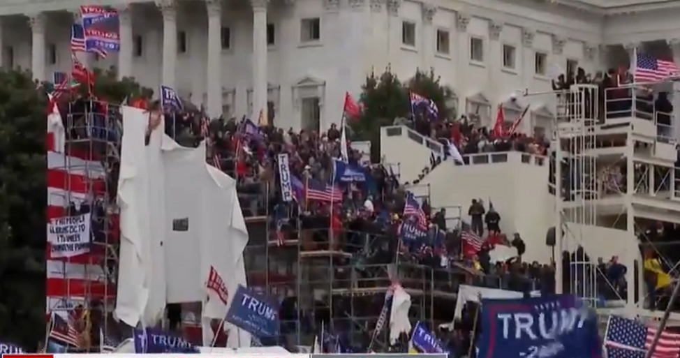 VIDEO Washingtonul sub asediu, după ce susținători ai lui Trump au pătruns în Congres. Garda Națională și FBI au izolat clădirea