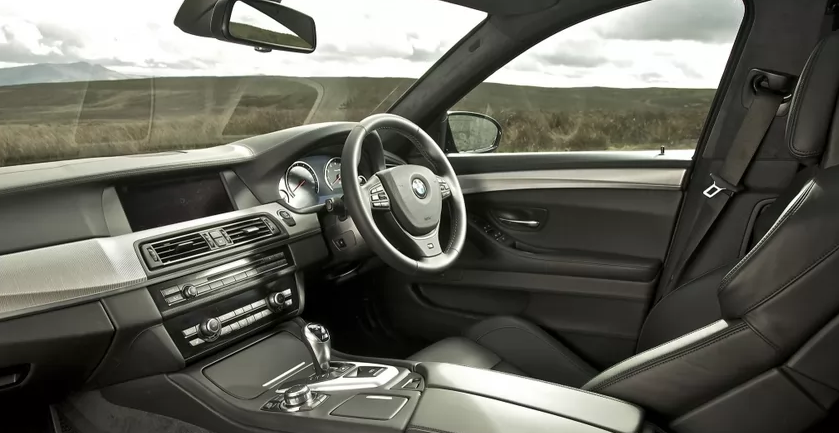 Mașinile cu volan pe dreapta nu mai pot fi înmatriculate, dar pot circula