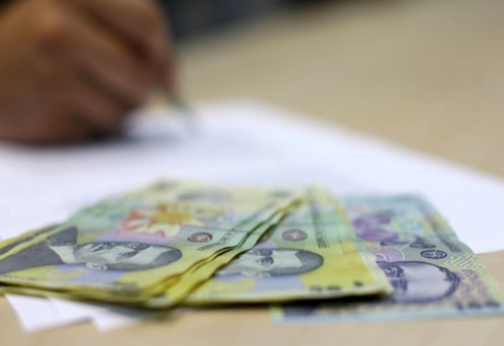 Sute de mii de concedieri la stat sau reduceri salariale. Soluțiile dure propuse de BNR pentru redresarea bugetului
