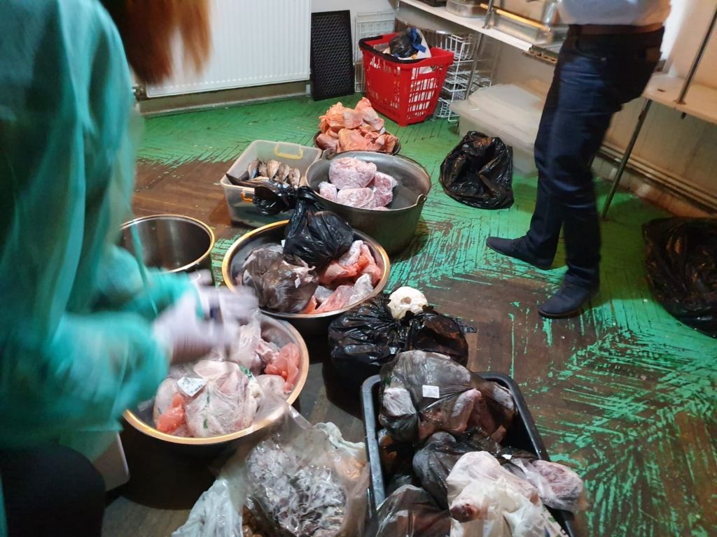 Alimentele contaminate OMOARĂ anual 420.000 de oameni - apel la responsabilitate făcut de OMS