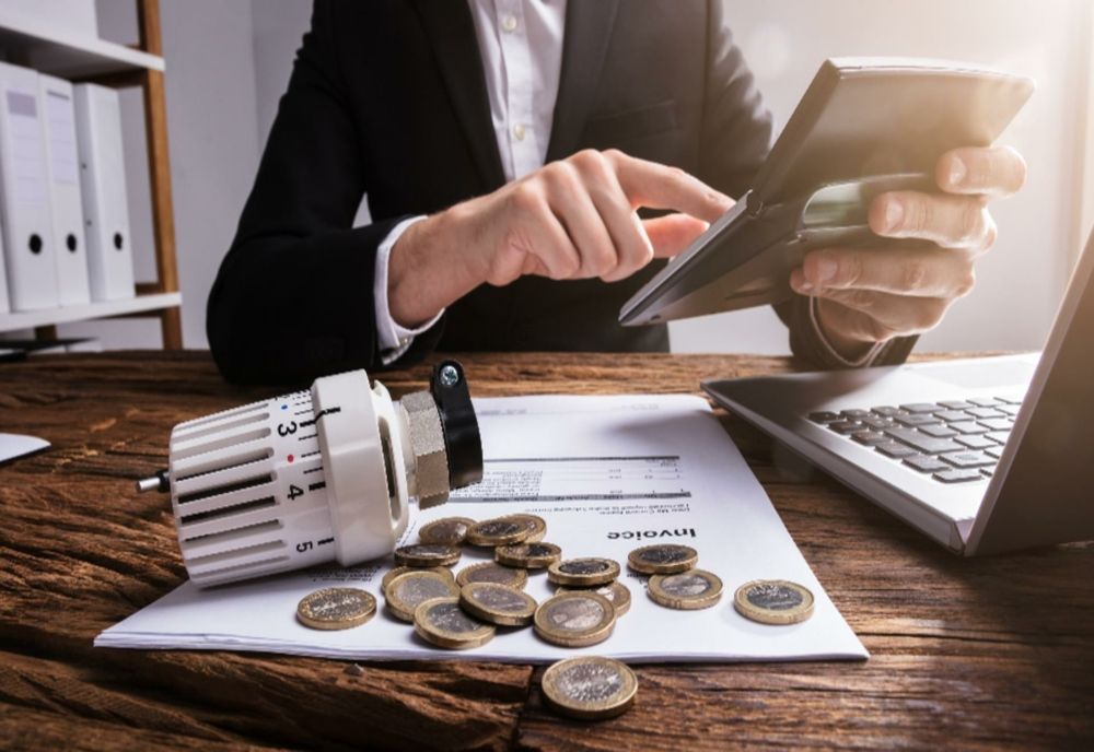 Cel mai mare furnizor de energie electrică RECALCULEAZĂ facturile ultimelor luni. Ce urmeaz