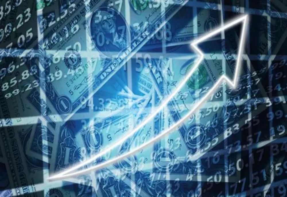 Fitch a îmbunătăţit ratingul României de la „negativ” la „stabil”