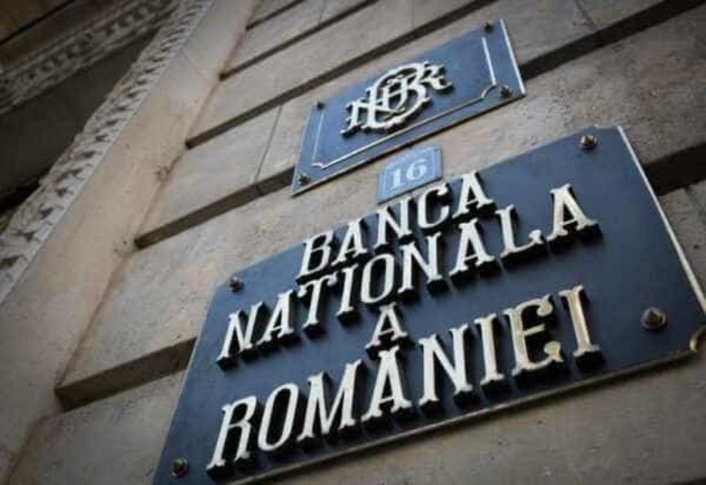 BNR a umblat din greu la rezervele valutare ca să țină Euro sub 5 lei. Suntem pe minus cu 7 miliarde de euro