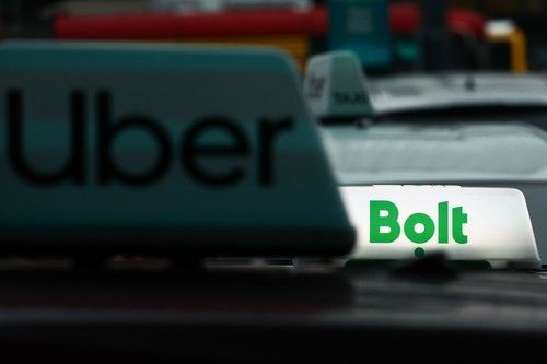 ANAF ia la bani mărunți firmele de taximetrie ridesharig. Sunt vizați șoferii Bolt, Uber și Black Cab