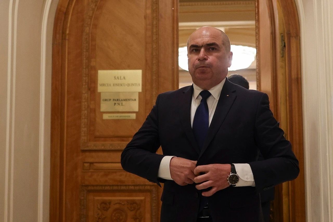 Analiză Daniel Udrescu: Derapajul constituțional al domnului Bolojan. OUG ca instrument de guvernare fiscală curentă