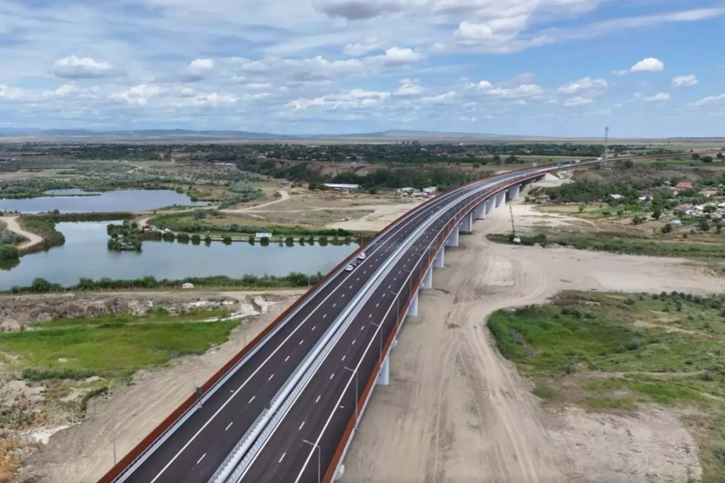 Veste bună pentru șoferi și transportatori. Se deschid încă 47 de kilometri din Autostrada A7 | VIDEO
