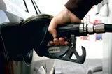 Lovitură pentru șoferii români: petrolul se scumpește, iar motorina trece de 1.450 de dolari pe tonă