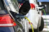 Piața mașinilor electrice din România încetinește. MG4 urcă pe primul loc, iar Tesla pierde teren