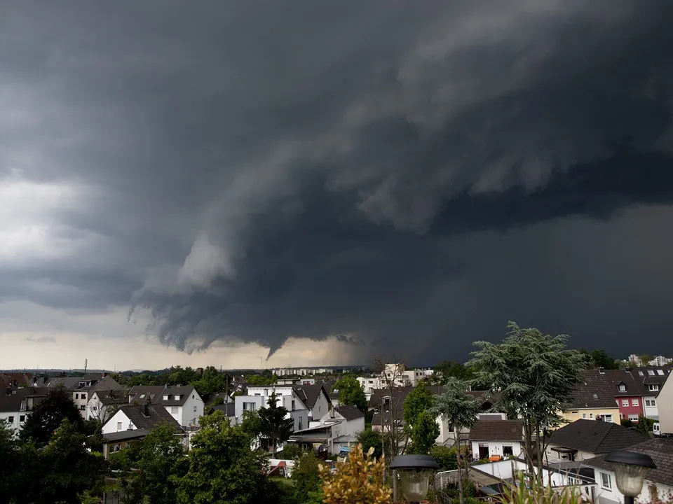 thunderstorm-358992_960_720