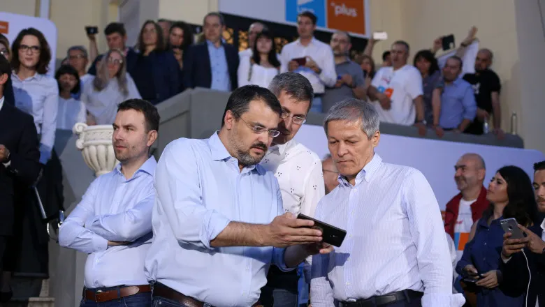 chirstian ghinea, dan barna si dacia ciolos