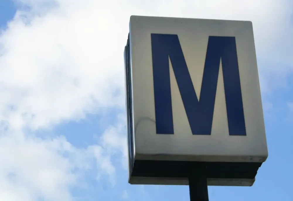 Angajaţii Metrorex ameninţă cu greva generală, după ce au rămas fără tichetele de masă