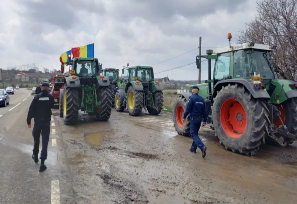 Fermierii și transportatorii amenință că blochează Centura Capitalei, dacă nu sunt lăsați să ajungă la Palatul Victoria
