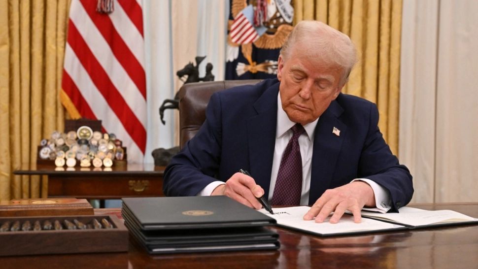 Trump anunță taxe vamale de 25% la mașinile produse în UE. Foto/Profimedia