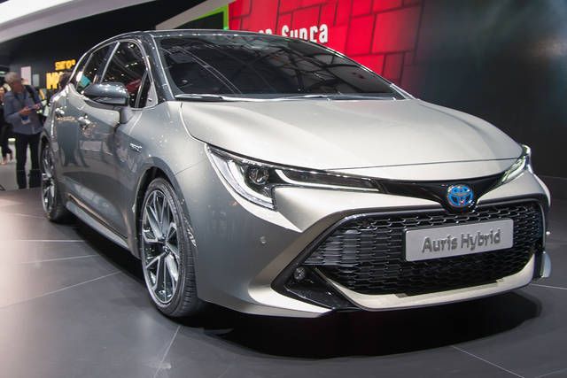 toyota_auris_hybrid_12_di_5