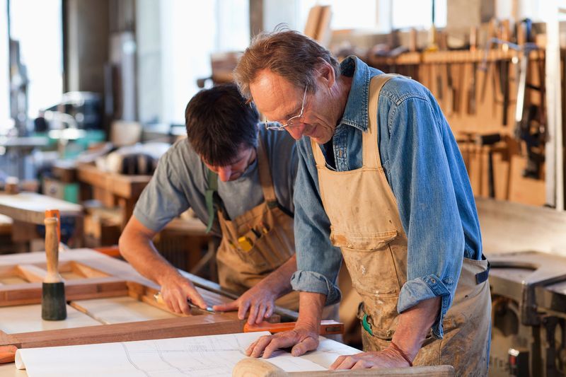 afacere5475485familie