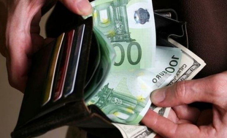 deficit68505portofel575606euro