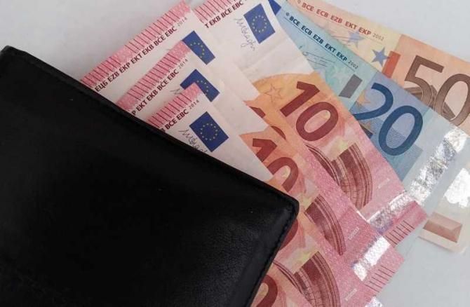 bani_euro_cash_imprumut_17093400