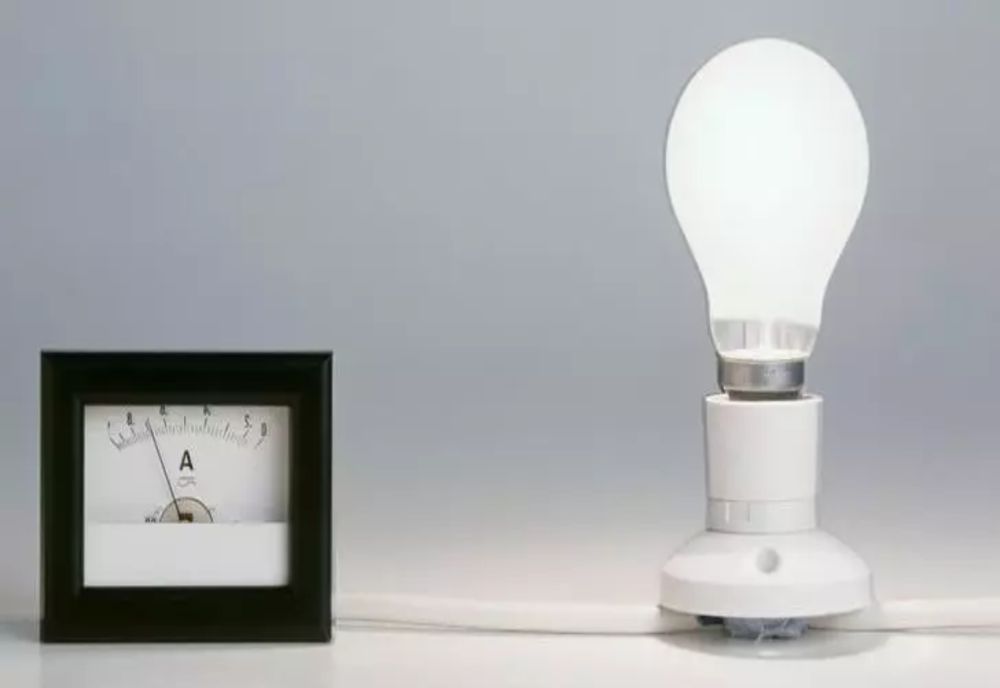 „Rabla” pentru becuri. Românii vor putea schimba becurile cu filament pentru becuri LED