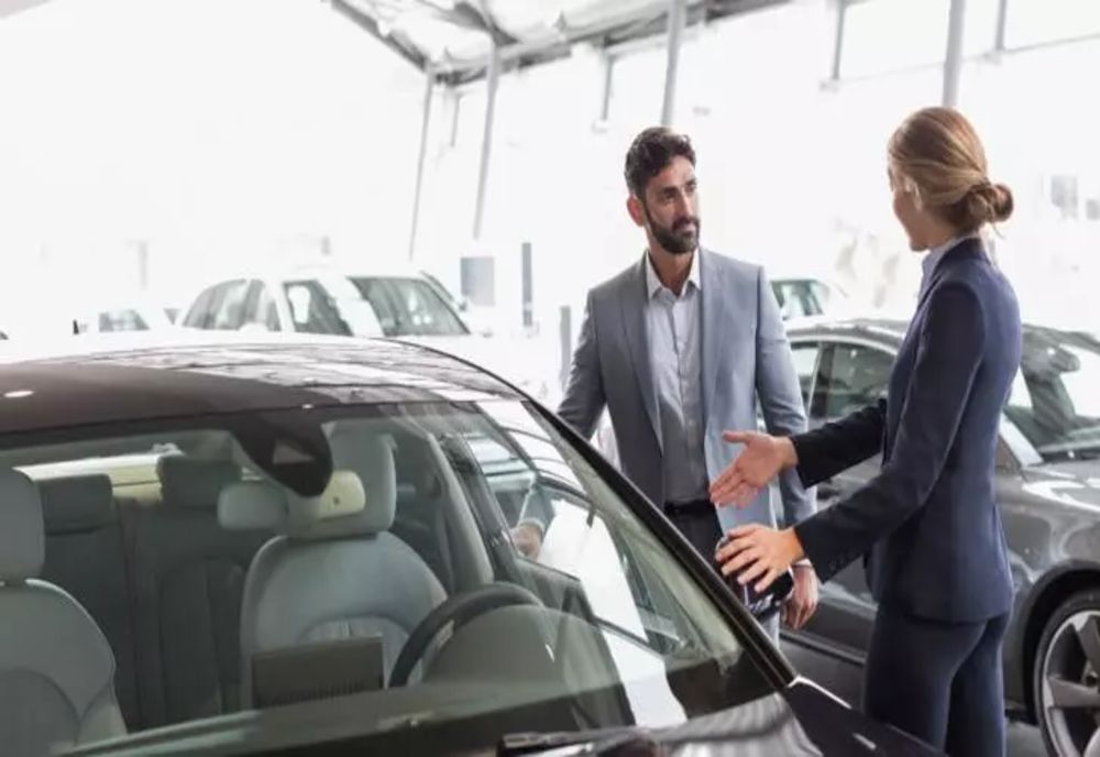 Autoturismele s-ar putea scumpi cu 2.000 de euro. Schimbarea europeană care bulversează piața auto