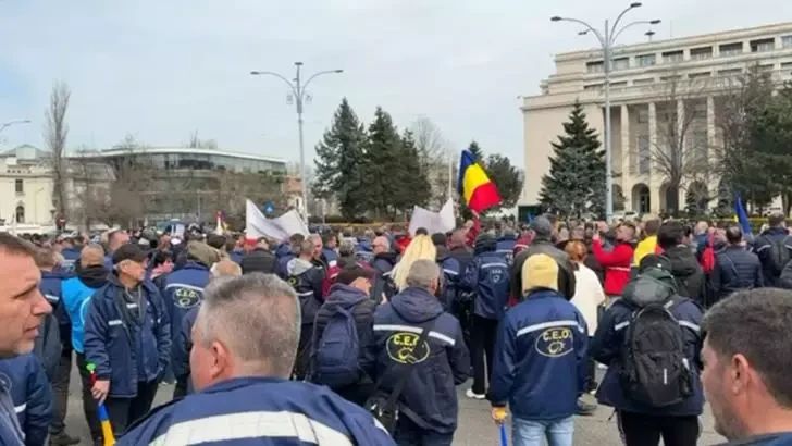 Minerii au protestat săptămâna trecută în fața clădirii Guvernului