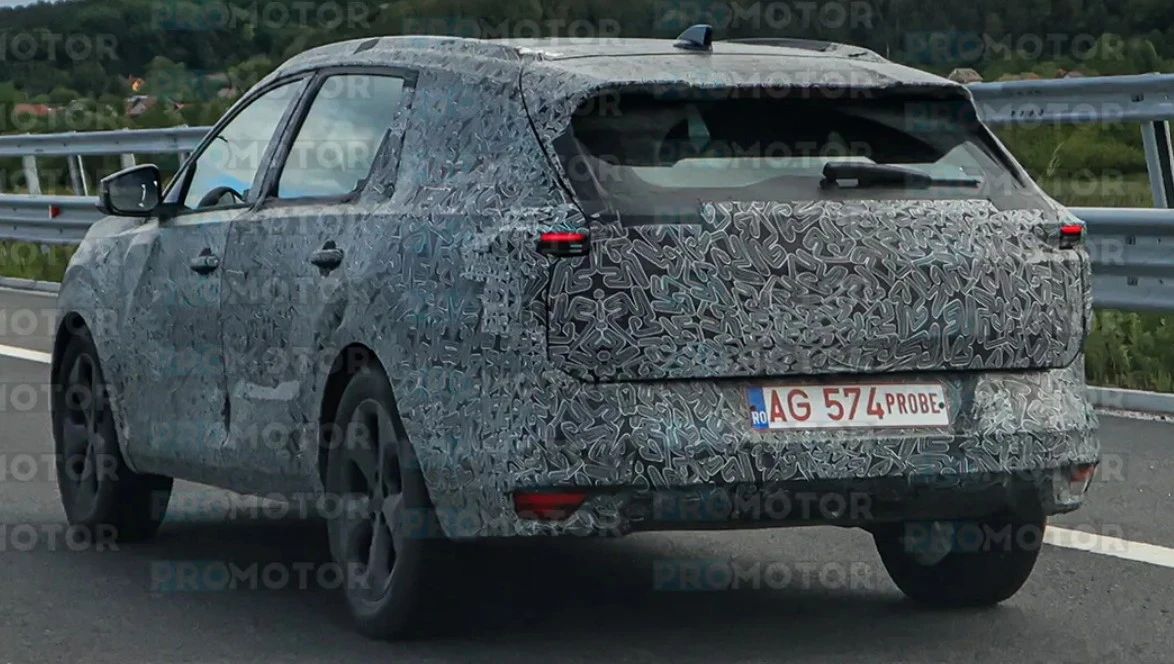 Dacia Striker, surprinsă la teste de șosea pe Autostrada Pitești Curtea de Argeș Foto/Promotor
